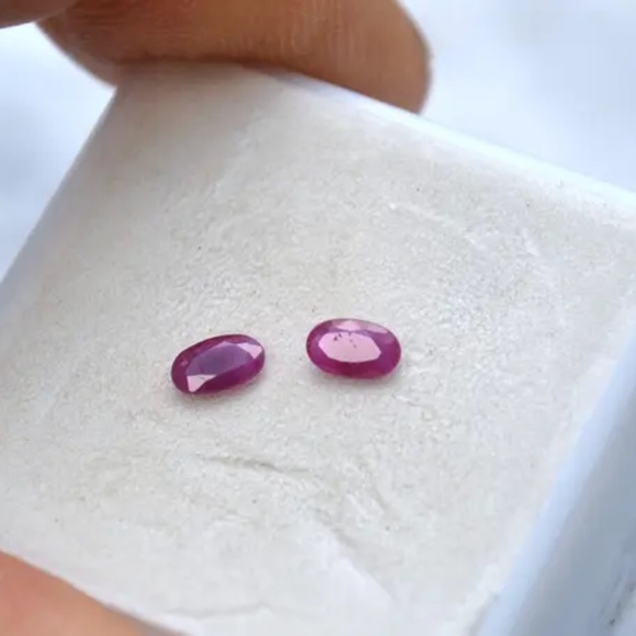 twin rubies - Picture 2 of 3